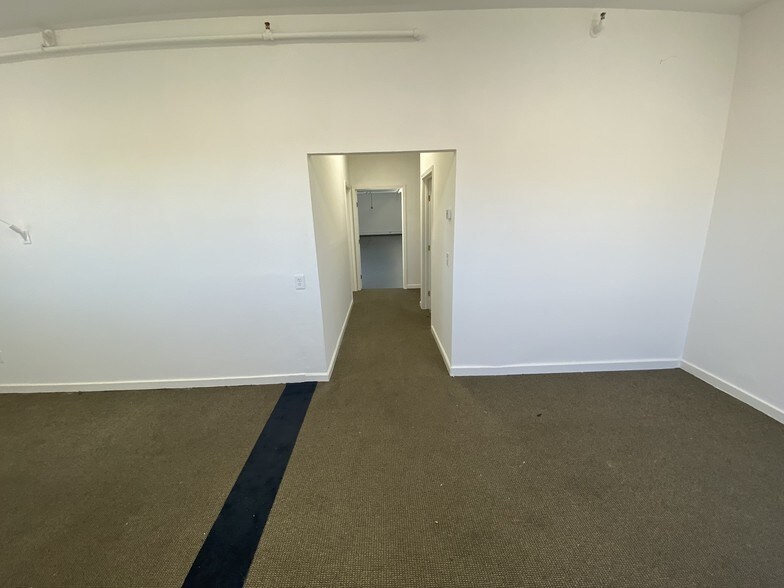 More Photos Of 936-938 S Amphlett Blvd, San Mateo Warehouse For Lease