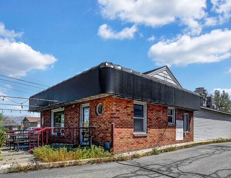 Primary Photo Of 5128 S 1900 W, Roy Restaurant For Sale