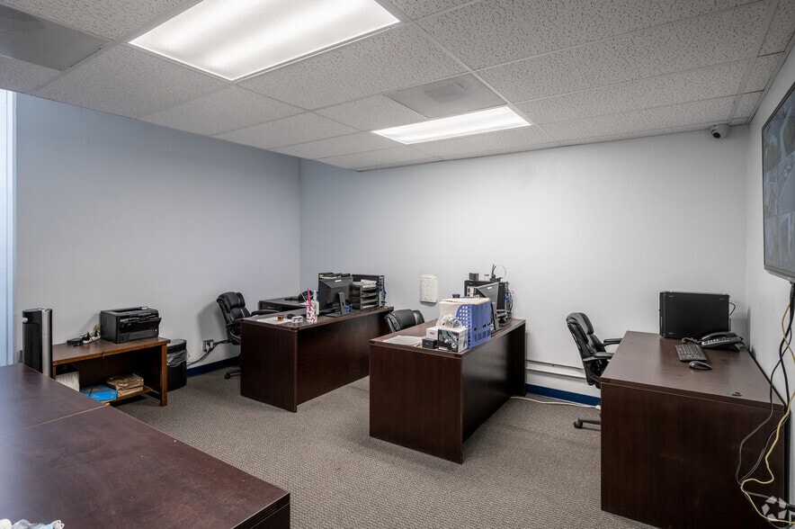 More Photos Of 570 S State College Blvd, Fullerton Warehouse For Sale