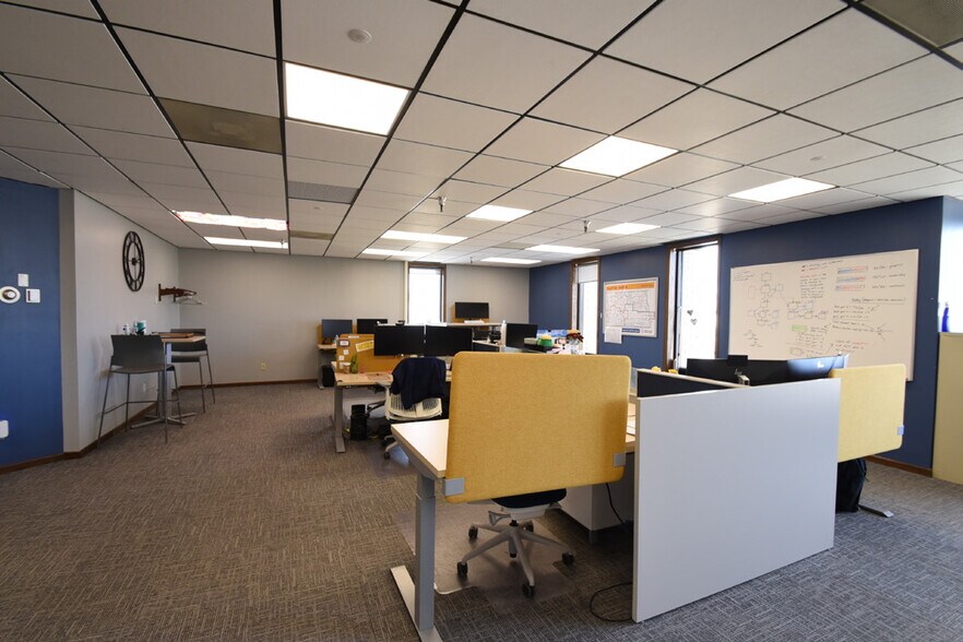 More Photos Of 1720 3rd Ave N, Fargo Distribution For Sale