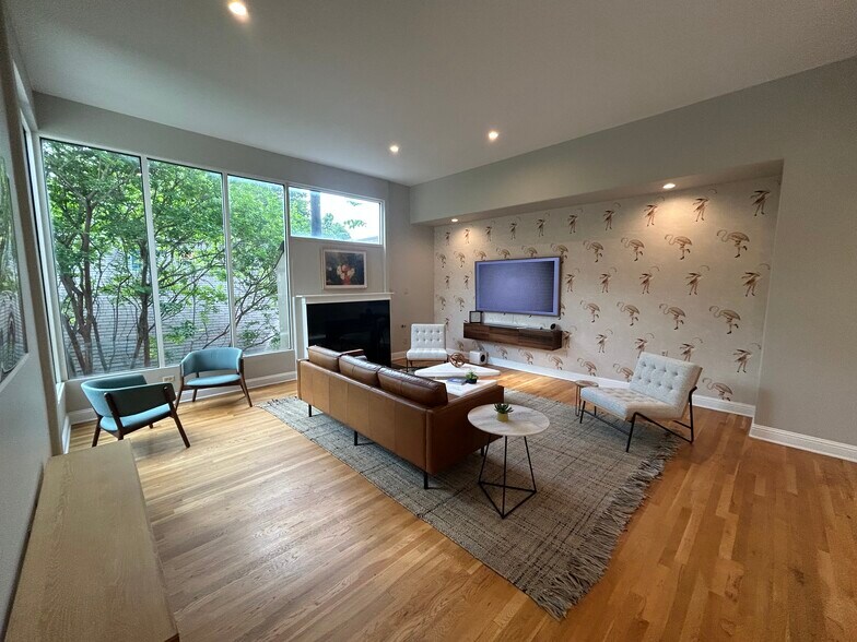 More Photos Of 4235 Cedar Springs Rd, Dallas Office For Lease