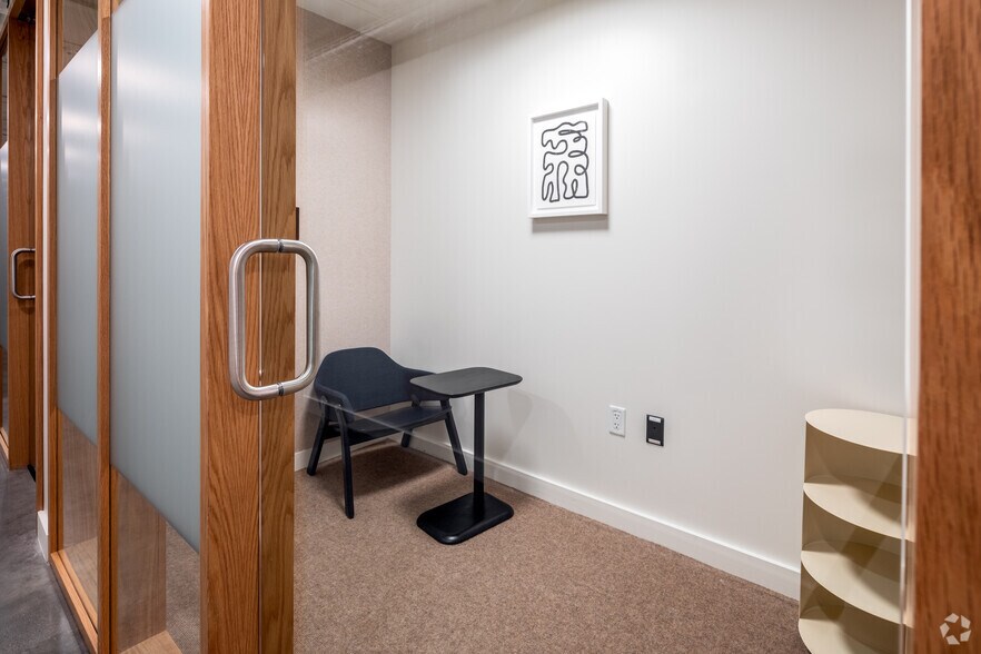 More Photos Of 1100 15th St NW, Washington Coworking Space