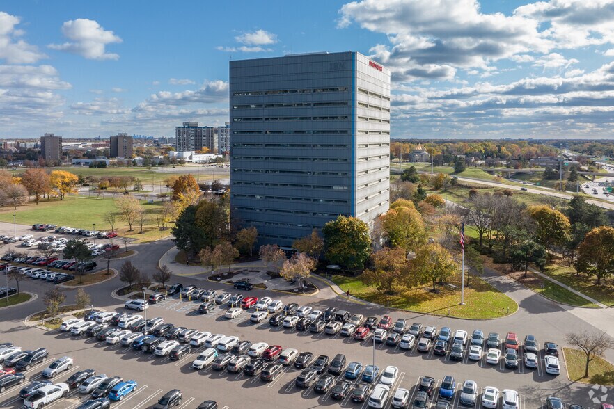 Primary Photo Of 18000 W Nine Mile Rd, Southfield Office For Lease