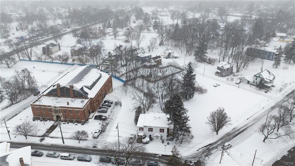 More Photos Of 233 Cedar St, Oneida Office For Sale