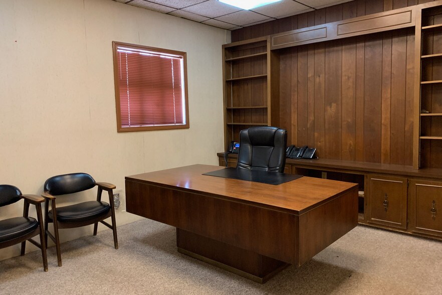 More Photos Of 1790 Lapaloma St, Memphis Freestanding For Sale