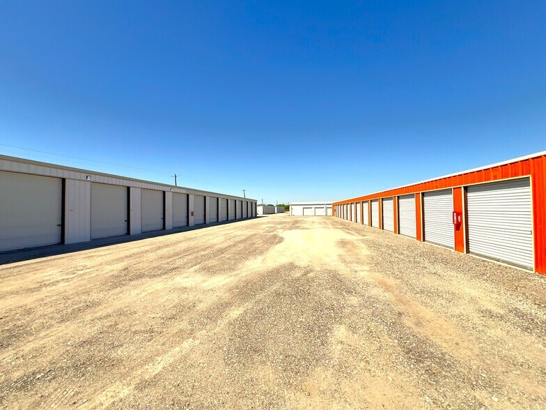 More Photos Of 8109 Us Highway 77, Sinton Self Storage For Sale