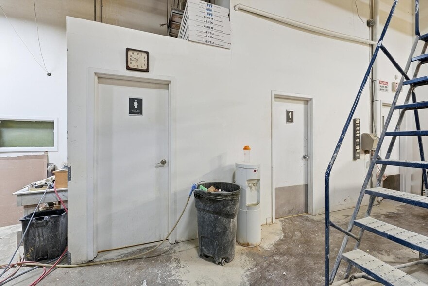 More Photos Of 40 Claireville Dr, Toronto Warehouse For Sale