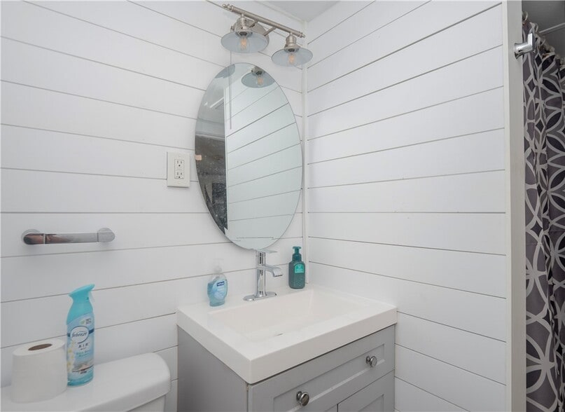 More Photos Of 130-132 Spring St, Newport Apartments For Sale