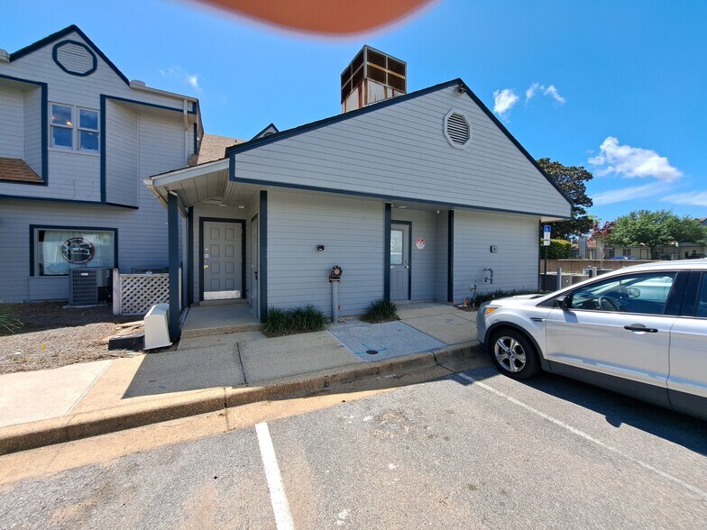 More Photos Of 4400 Bayou Blvd, Pensacola Medical For Lease