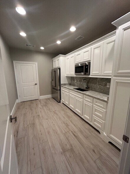 More Photos Of 5400 Laurel Springs Pky, Suwanee Loft Creative Space For Sale