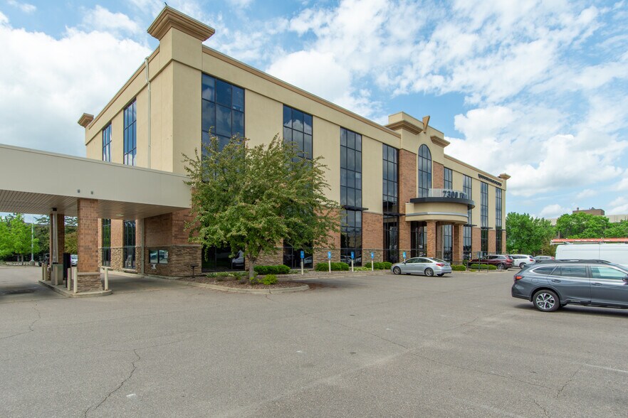 More Photos Of 7300 France Ave S, Edina Medical For Sale