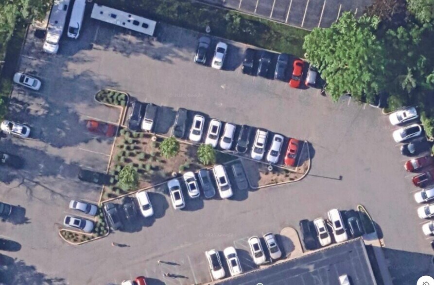 More Photos Of 91 Ruckman Rd, Closter Health Club For Lease