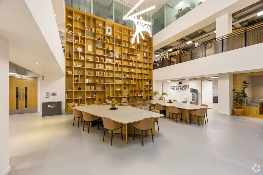 More Photos Of 35 New Broad St, London Coworking Space