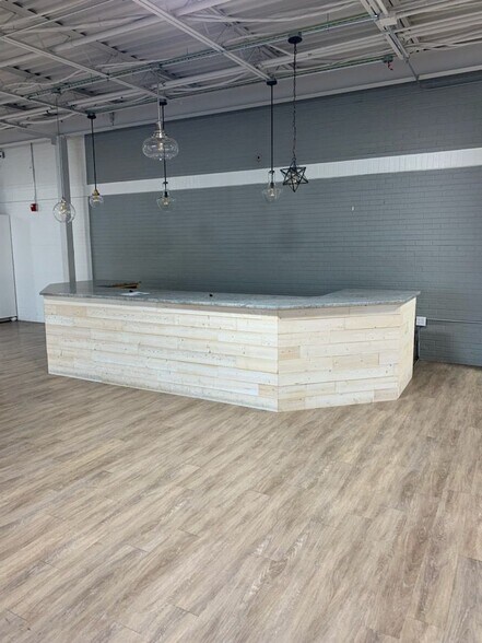 More Photos Of 6 A St, Derry Manufacturing For Lease