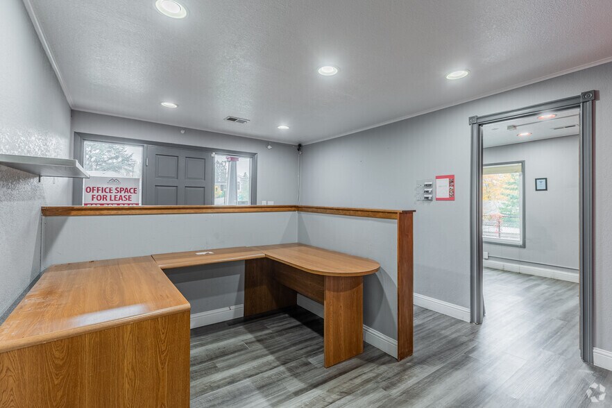 More Photos Of 6823 SW Canyon Rd, Portland Office For Lease