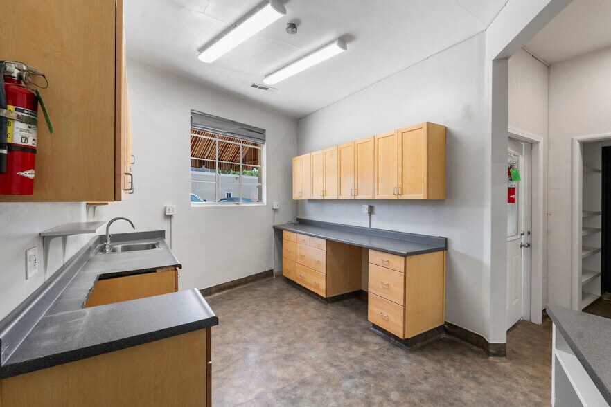 More Photos Of 24 S 3rd St, Patterson Flex For Sale