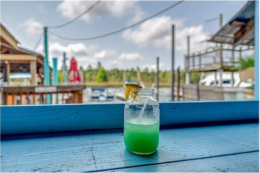 More Photos Of 69 Riverside Dr, Crawfordville Restaurant For Sale