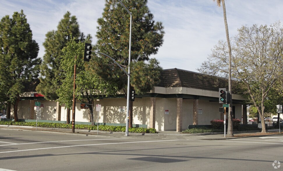 More Photos Of 1104 W Tennyson Rd, Hayward Freestanding For Lease