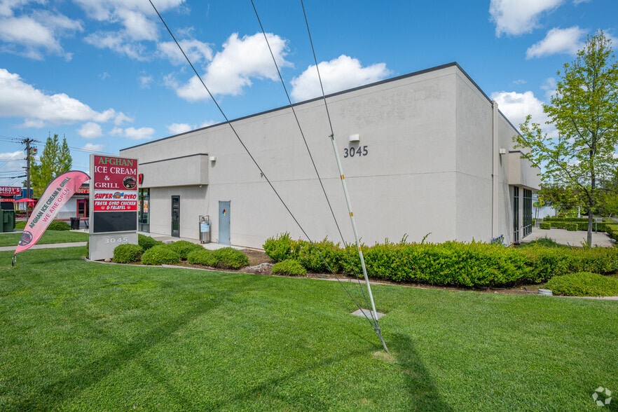 More Photos Of 3045 Arden Way, Sacramento Freestanding For Lease