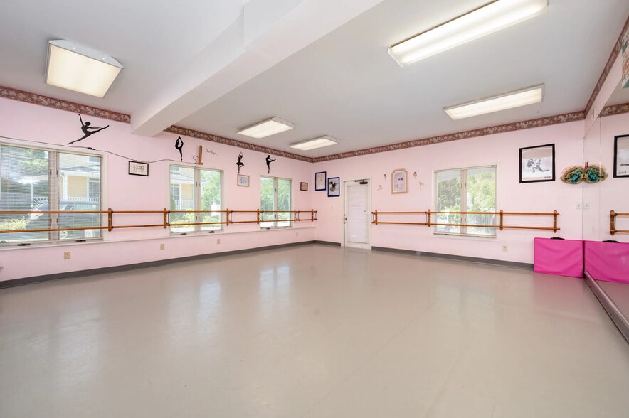 More Photos Of 109 Melrose Ave, Catonsville Office For Sale