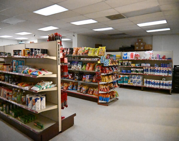 More Photos Of 2080 165th Ave, Santiago Convenience Store For Sale