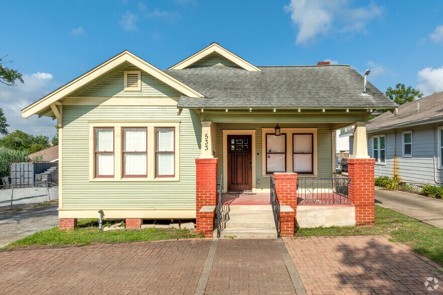 More Photos Of 533 Studewood St, Houston Specialty For Lease