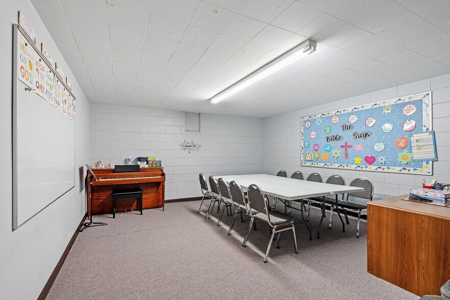 More Photos Of 6206 Lilac Dr N, Brooklyn Center Religious Facility For Sale