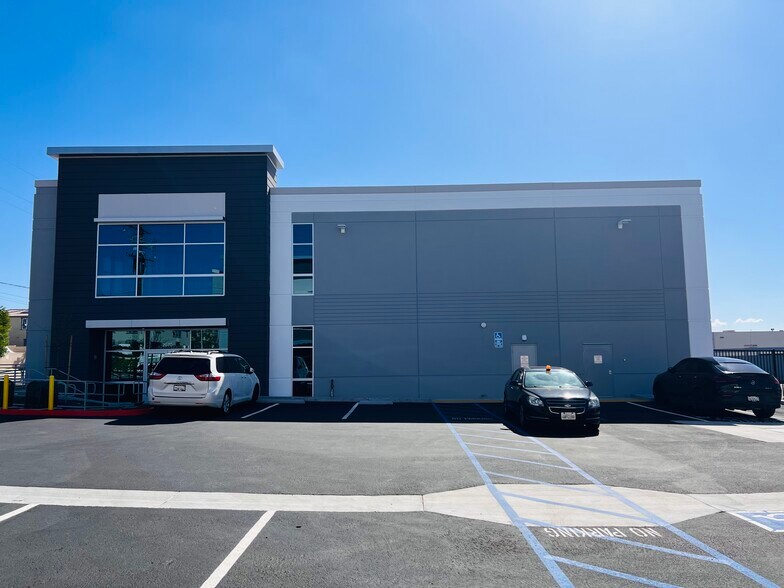 More Photos Of 2070 W 11th St, Upland Warehouse For Lease
