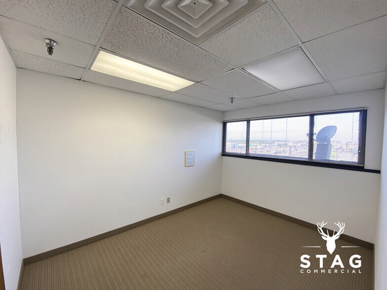 More Photos Of 3901 Airport Fwy, Bedford Office For Lease
