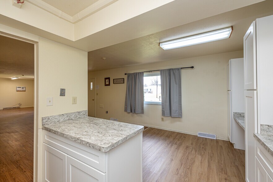 More Photos Of 7997 Wesley Dr, Strongsville Apartments For Sale