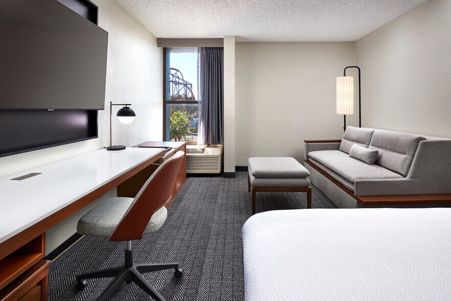 More Photos Of 1000 Fairgrounds Dr, Vallejo Hotel For Sale