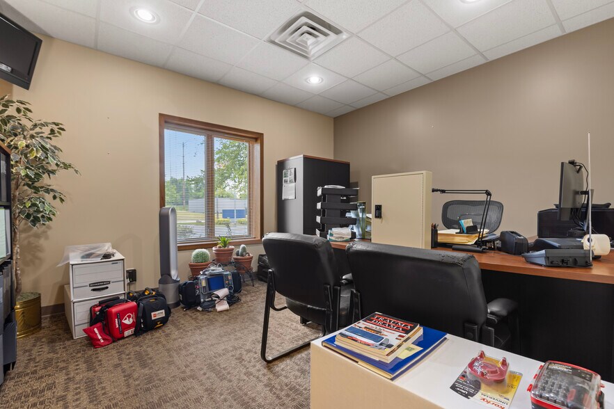 More Photos Of 5112 Forest Hills Ct, Loves Park Industrial For Sale