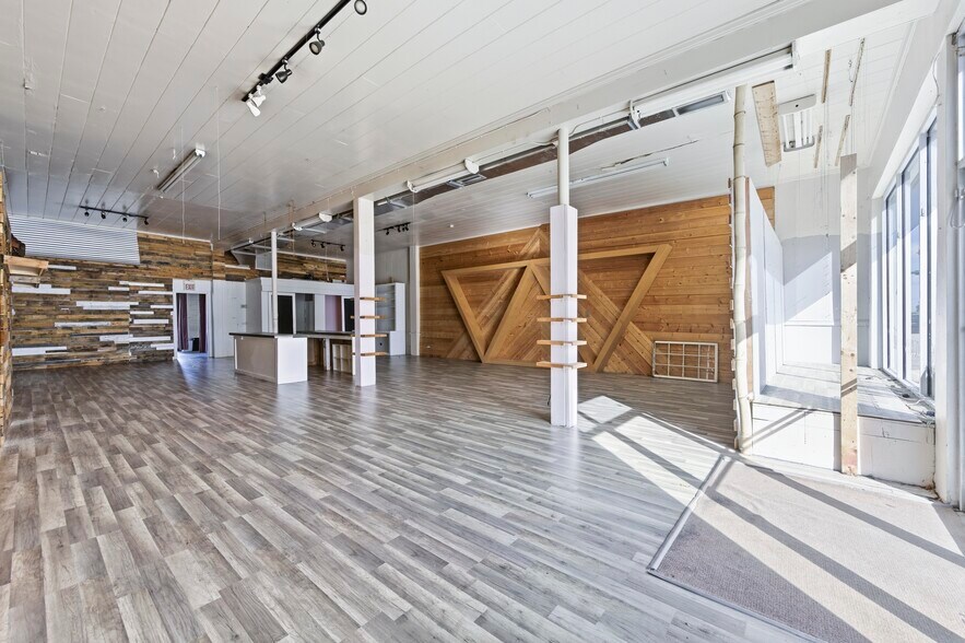 More Photos Of 5023 S Dixie Hwy, West Palm Beach Storefront For Lease