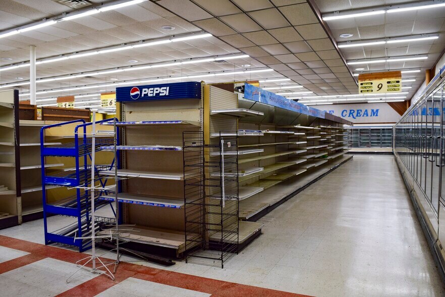 More Photos Of 202 Doctor Donnie H Jones Jr Blvd W, Princeton Supermarket For Lease