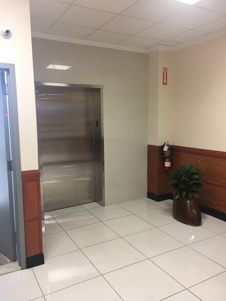 More Photos Of 20925-20945 Northern Blvd, Bayside Storefront Retail Office For Lease