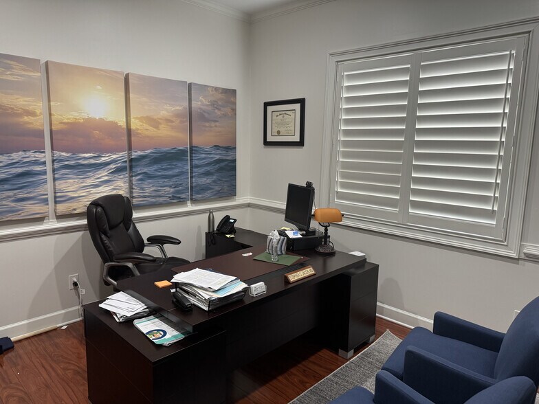 More Photos Of 3535 Roswell Rd, Marietta Medical For Lease