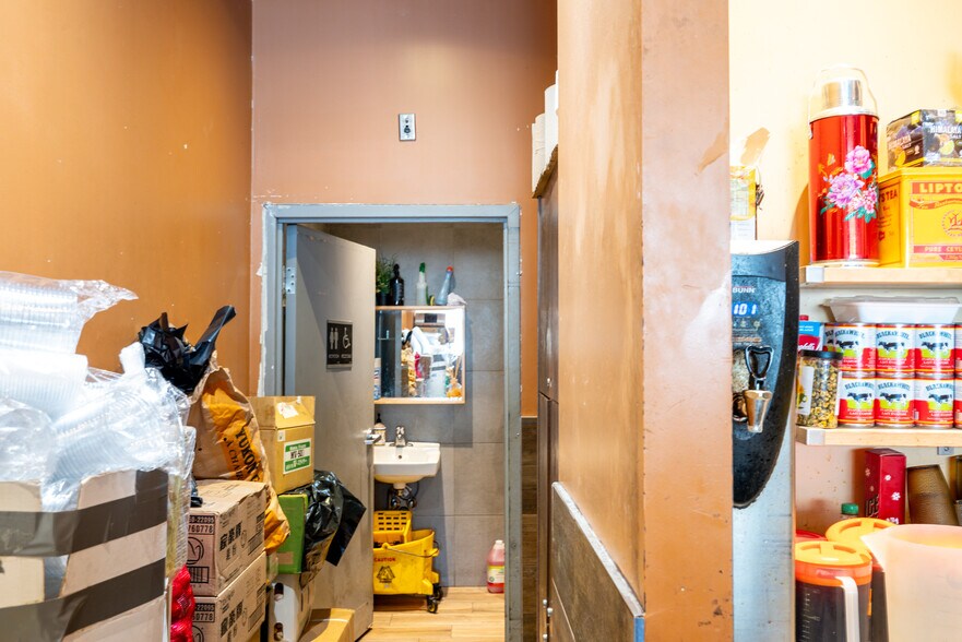 More Photos Of 28 S Unionville Av, Markham Storefront Retail Office For Sale