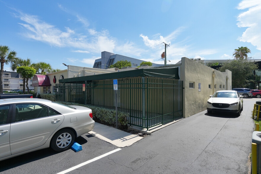 More Photos Of 7311 SW 59th Ct, South Miami General Retail For Lease
