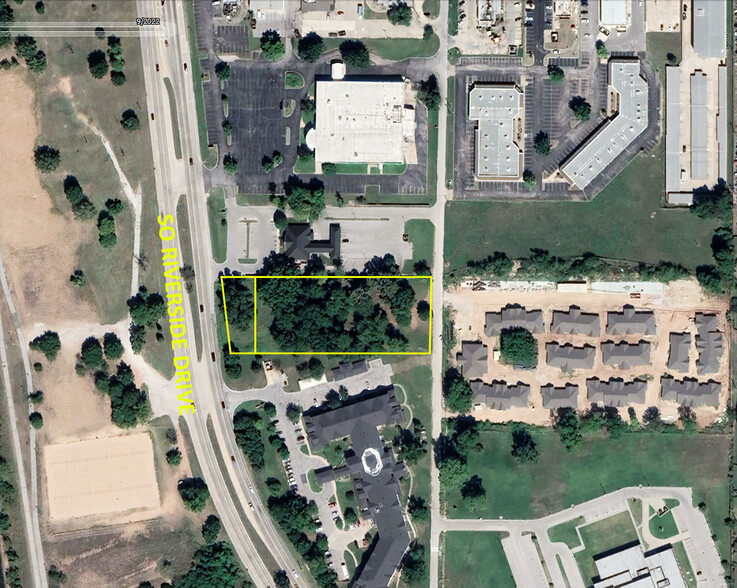 Primary Photo Of 72nd & Riverside Dr, Tulsa Land For Sale