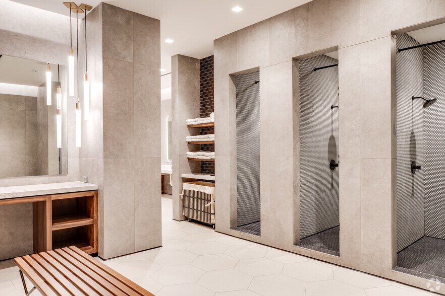 More Photos Of 405 Colorado St, Austin Office For Lease