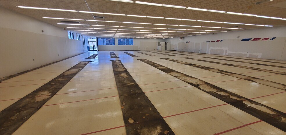 More Photos Of 856 Tennessee Ave, Etowah Drugstore For Lease