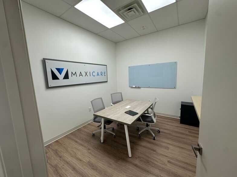 More Photos Of 7910 W Grand Parkway S, Richmond Storefront Retail Office For Lease