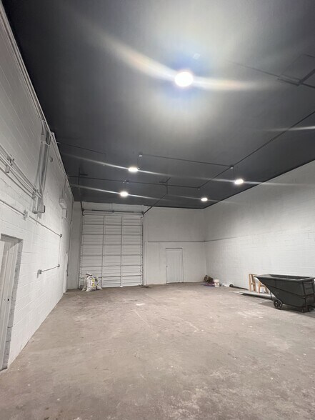 More Photos Of 21 Case Dr, Jackson Service For Lease