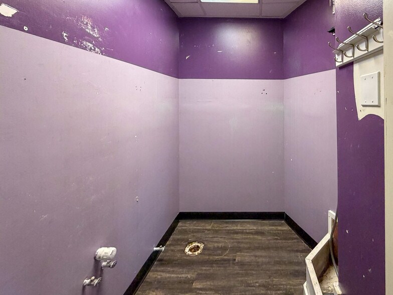 More Photos Of 1247 Ben Sawyer Blvd, Mount Pleasant Freestanding For Sale