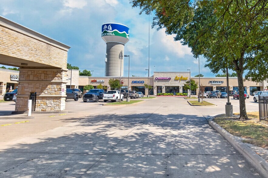 More Photos Of 2455 Ridge Rd, Rockwall General Retail For Lease