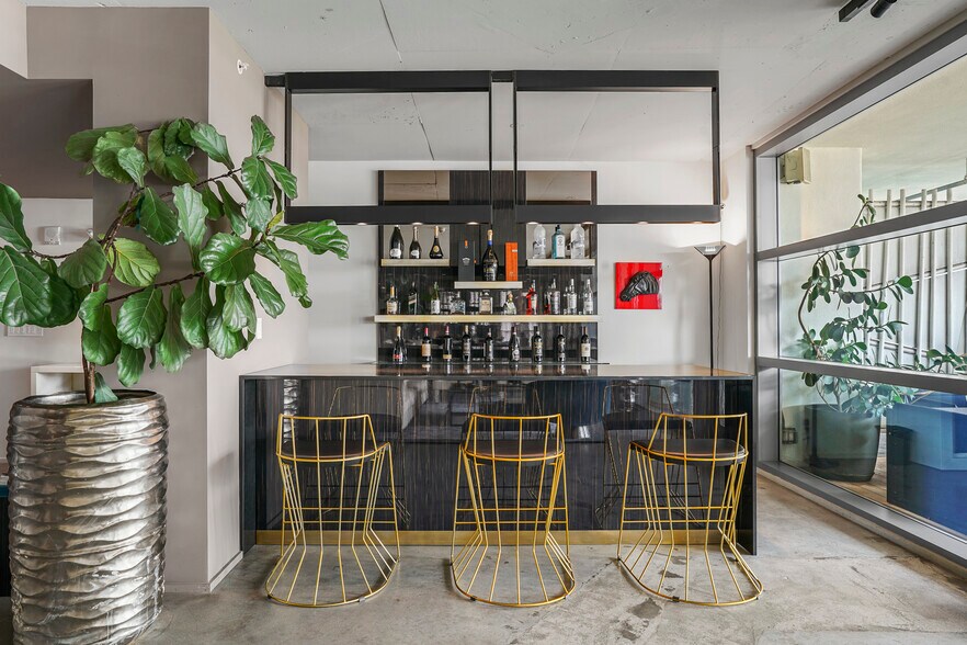 More Photos Of 888 Biscayne Blvd, Miami Apartments For Lease