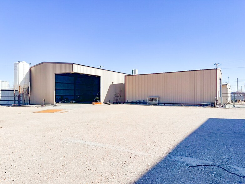 More Photos Of 604 Collins ave, Midland Warehouse For Sale