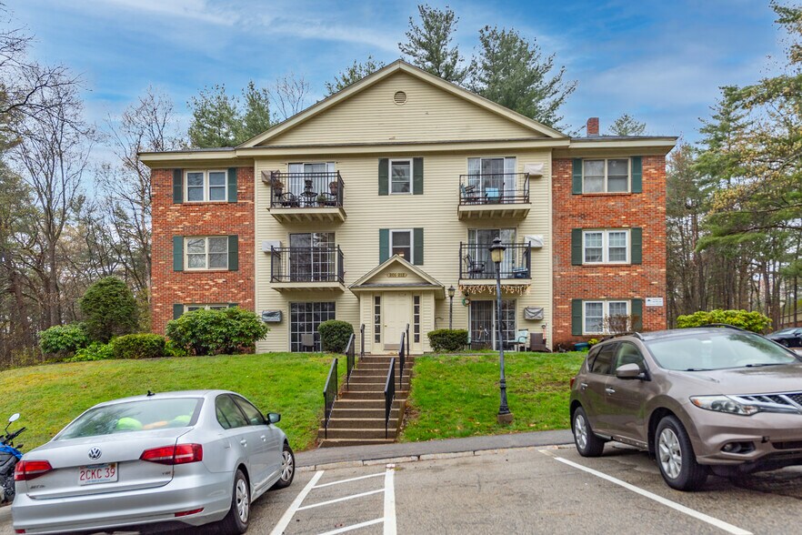 More Photos Of 1 Oak Hill Ln, Nashua Apartments For Sale