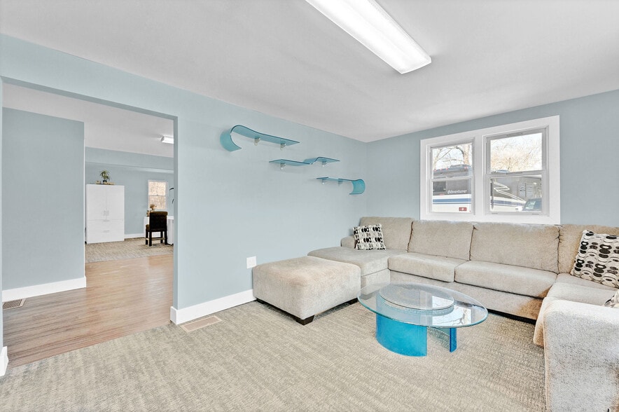 More Photos Of 601-607 White Horse Pike, Hammonton Office For Sale