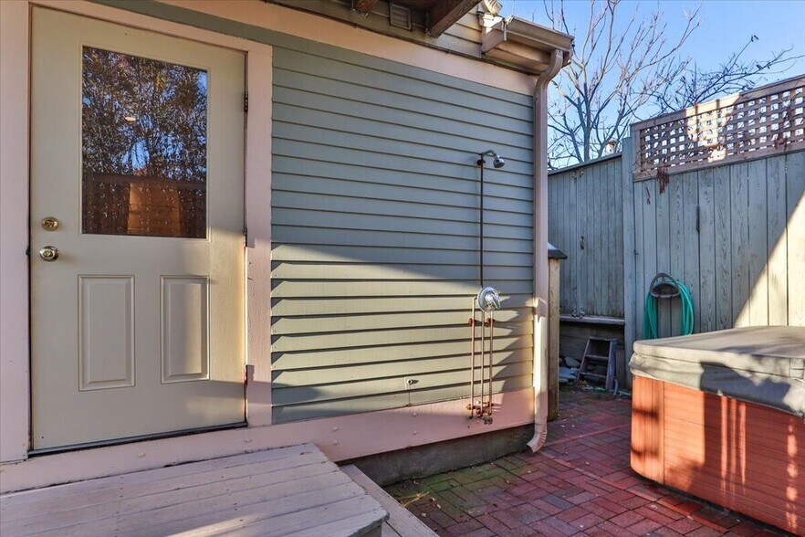 More Photos Of 139 A Bradford St, Provincetown Storefront Retail Residential For Sale